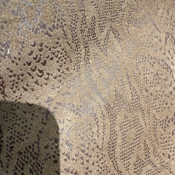 Elegant Fur-Trimmed Coat with Lace Details (Fox Fur ) - Picture 3 of 6